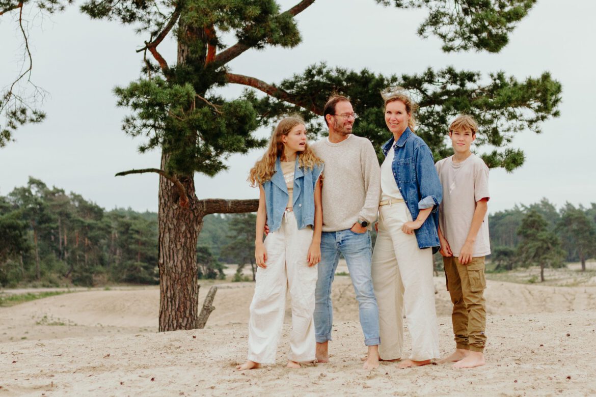 Familie fotoshoot op blote voeten